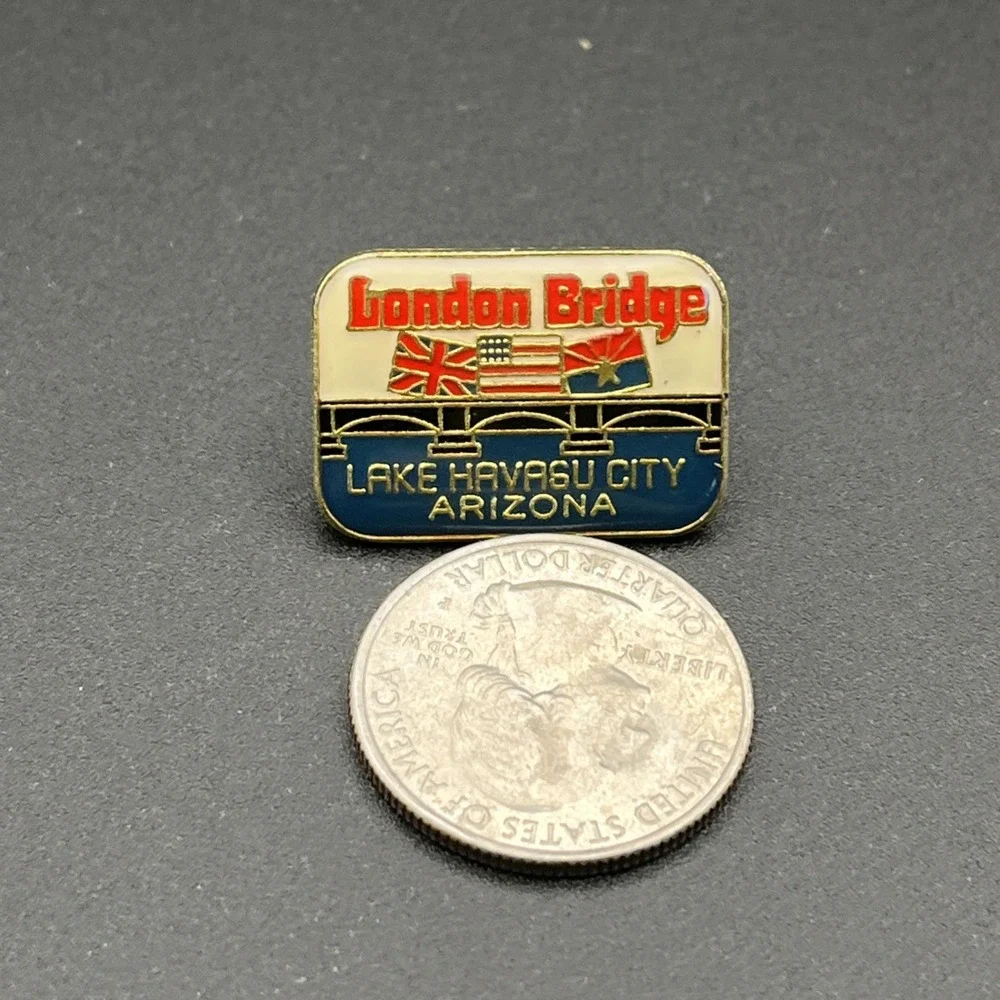 London Bridge Lake Havasu City Arizona‎ Lapel Hat Pin